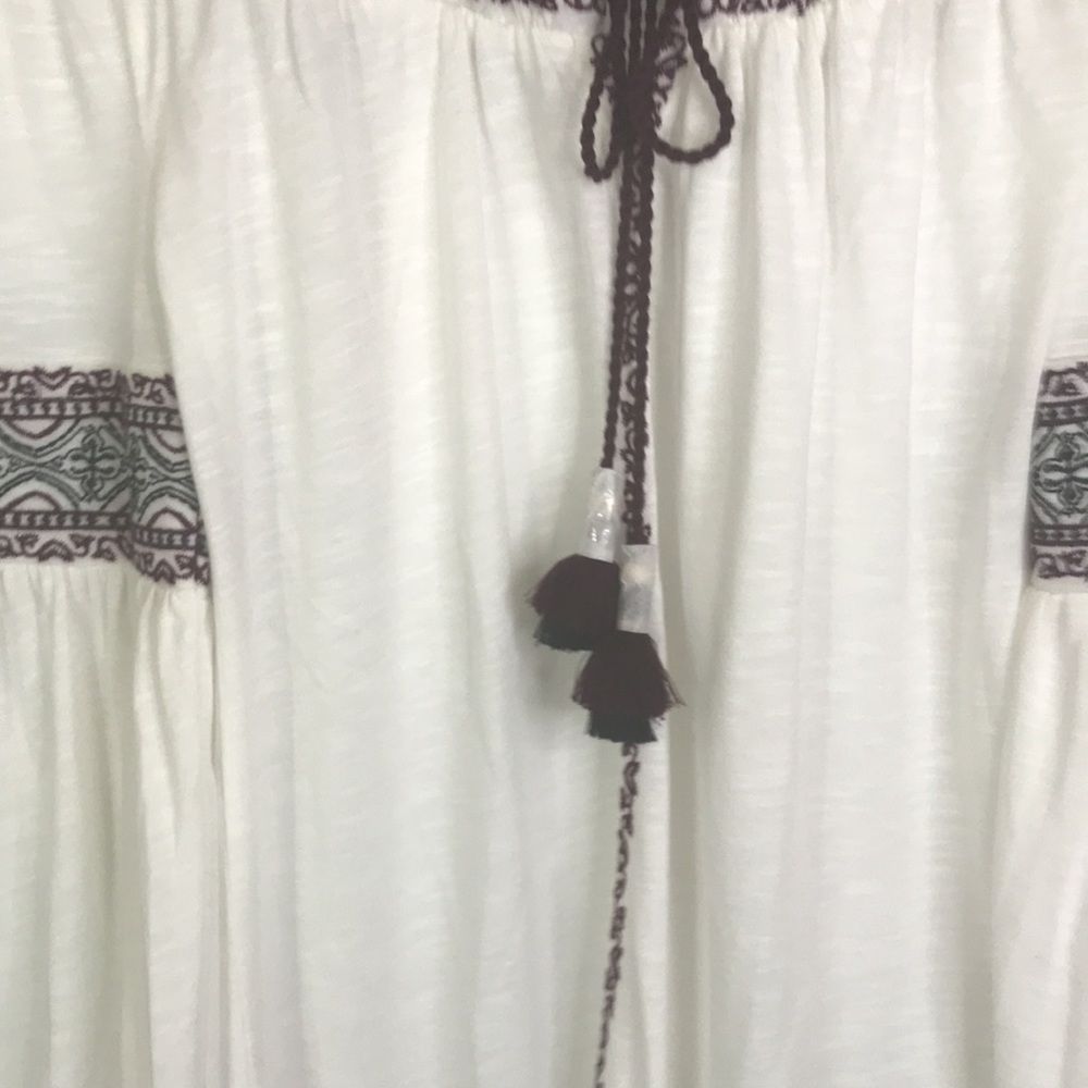 White House Black Market Embroidered Top - Size: S - Picture 17 of 17